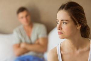 Как да преживеете заминаването на съпруга си за друг съпруг, напуснал заради семейния живот
